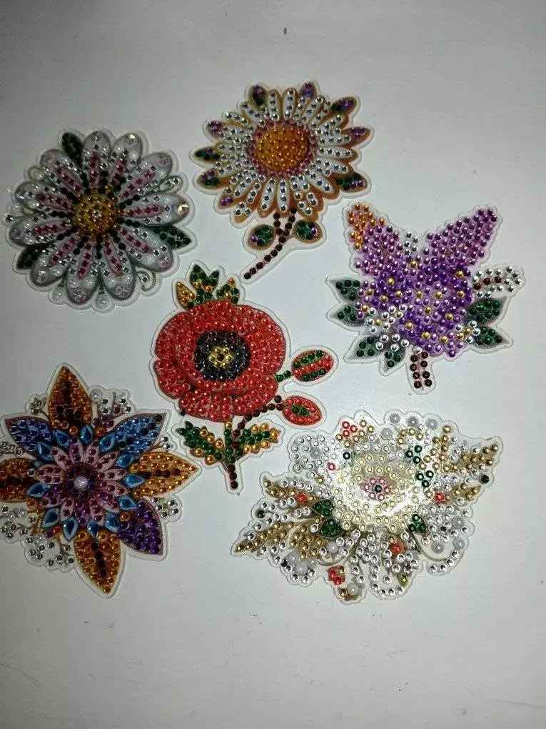 Flower magnets diamond art by Liz